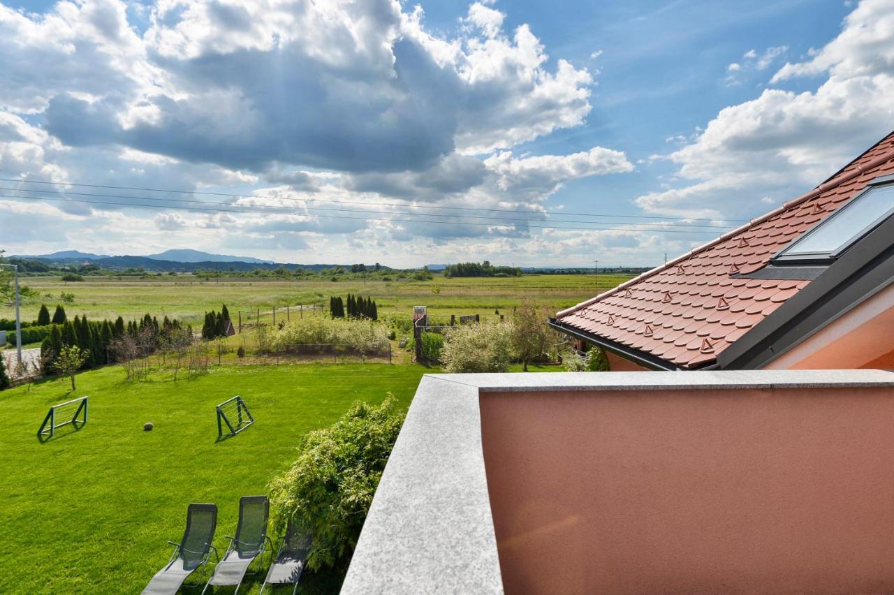 Holiday Villa Rita , Ideal For Families, Pool, Large Childrens Playground Varaždin Buitenkant foto