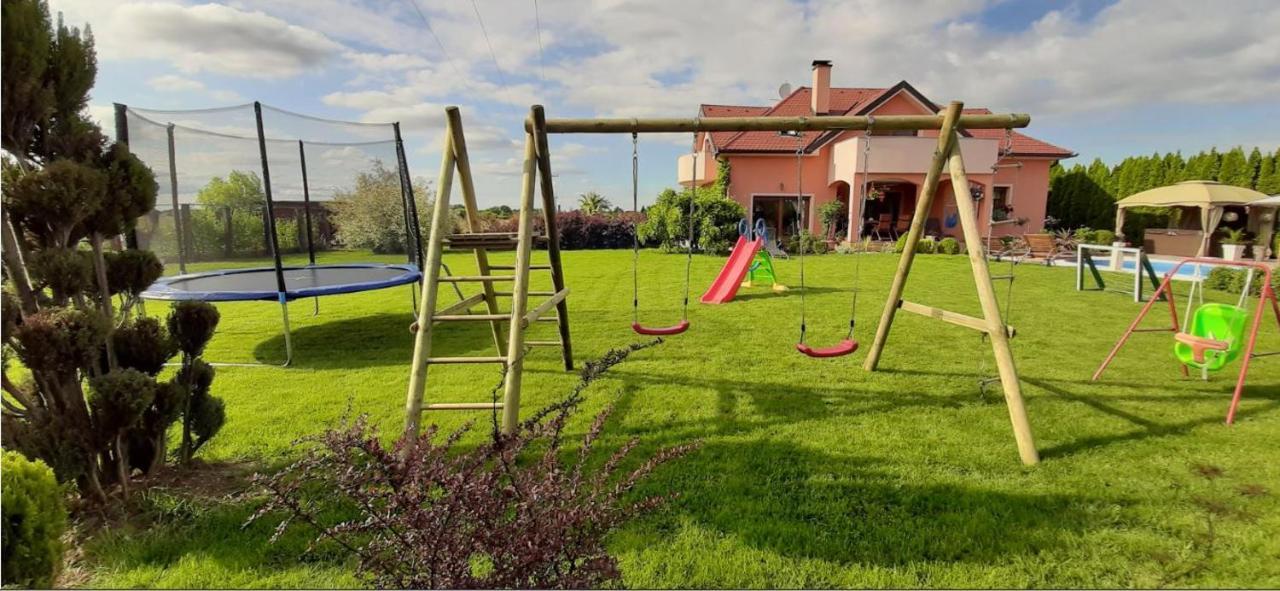 Holiday Villa Rita , Ideal For Families, Pool, Large Childrens Playground Varaždin Buitenkant foto